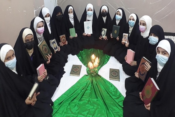 Hz Abbas Türbesinde kız öğrencilere Kur’an eğitimi veriliyor